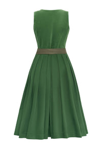Dirndl Fanny, exvlusives Samtdirndl in der Farbe Salbei Grün